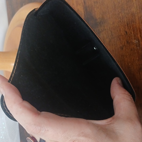 Brand New Ray-Ban Brown Leather Case For Sun Glasses Replacement Case - Picture 3 of 4